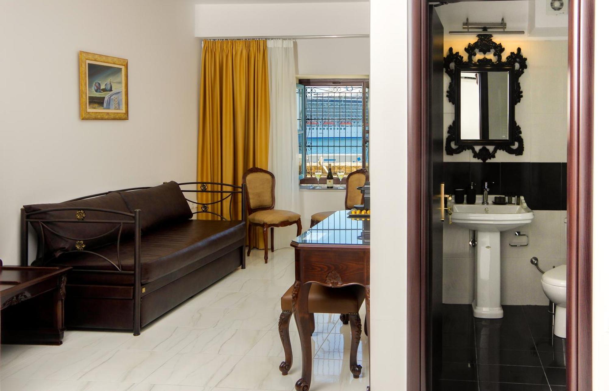 Megaron Apartment Ermoupoli Bagian luar foto