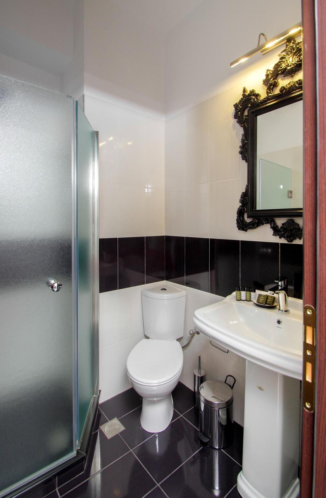 Megaron Apartment Ermoupoli Bagian luar foto